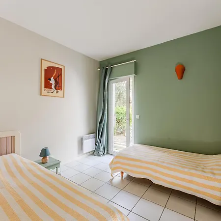 Avec Piscine Privee, Jardin Cloture Et Wifi A - Ideale Pour 6 Personnes - Fr-1-521-192 *